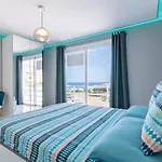 Island Village Ocean View Apartmán *