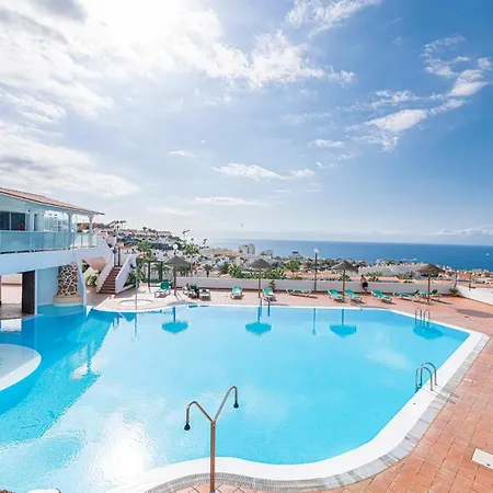 Island Village Ocean View Daire